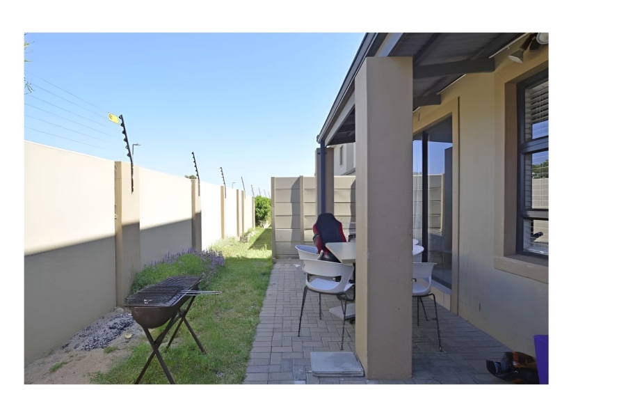 3 Bedroom Property for Sale in Parklands East Western Cape